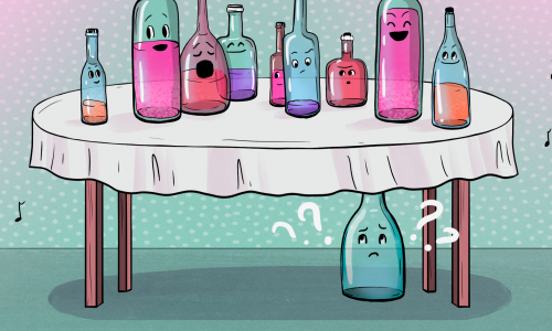 Почему на самом деле со стола убирают пустую бутылку? Примета, в которую верили наши предки