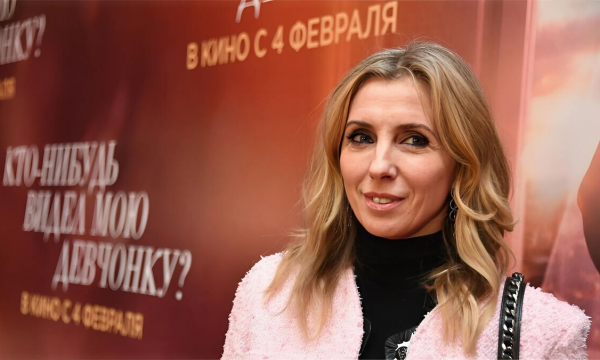 56-летняя Светлана Бондарчук продемонстрировала шикарную фигуру в бикини